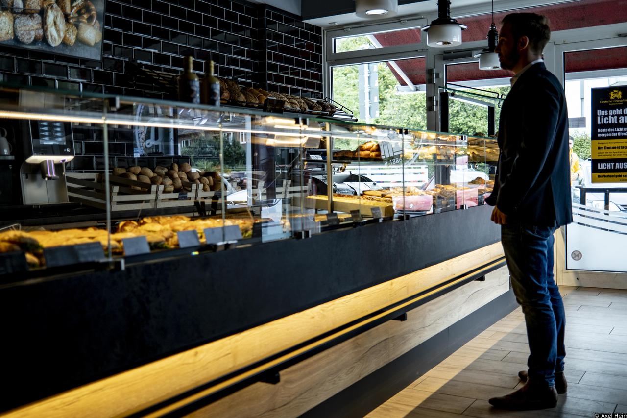 North German Guild Bakeries - "We're running out of light"