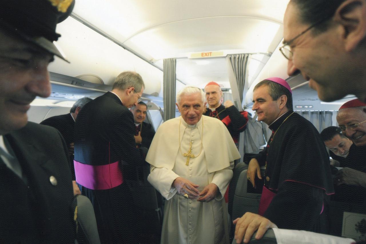 Papa u avionu na putu u Hrvatsku