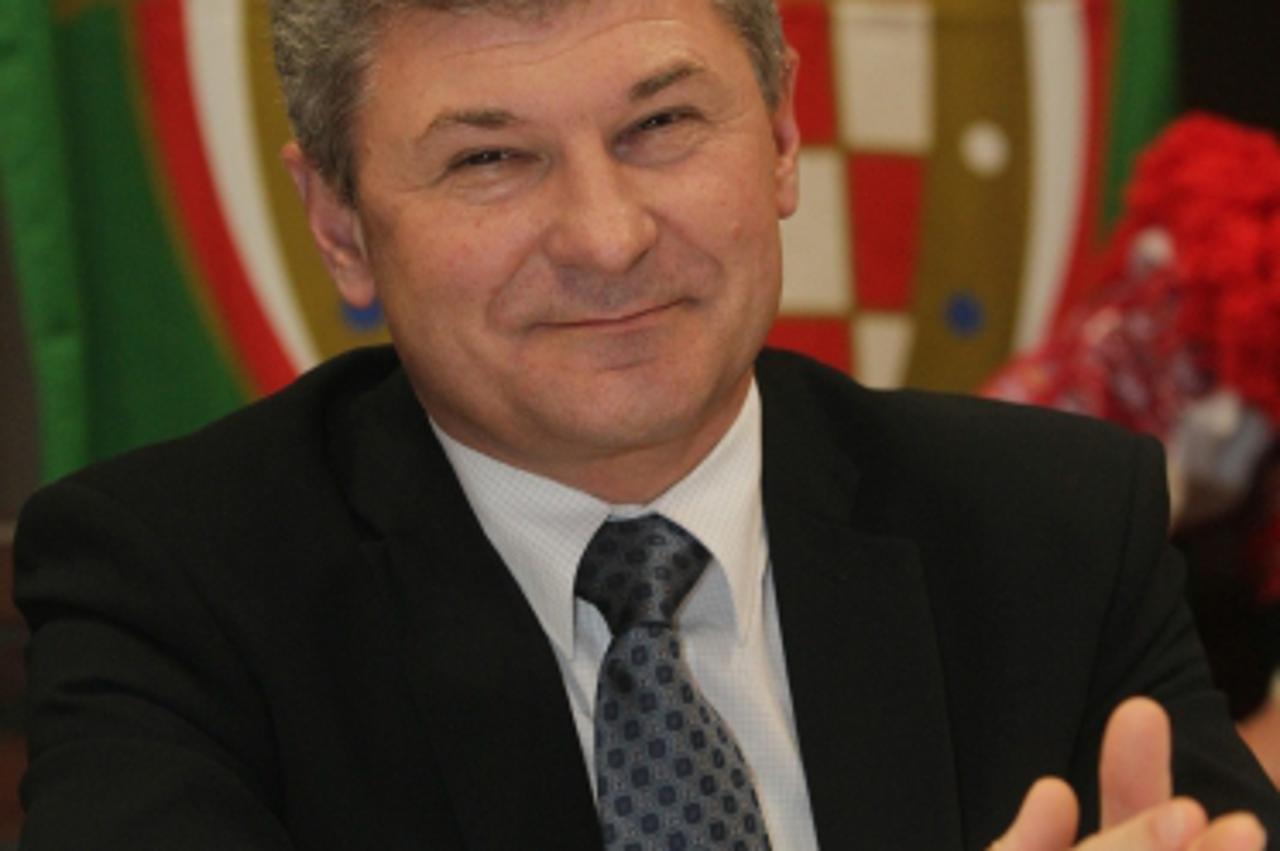 '19.11.2011., Koprivnica - Predizborni skup HSS-a u selu Koprivnicki Ivanec pored Koprivnice. Gradonacelnik Krizevaca Branko Hrg. Photo: Marijan Susenj/PIXSELL'