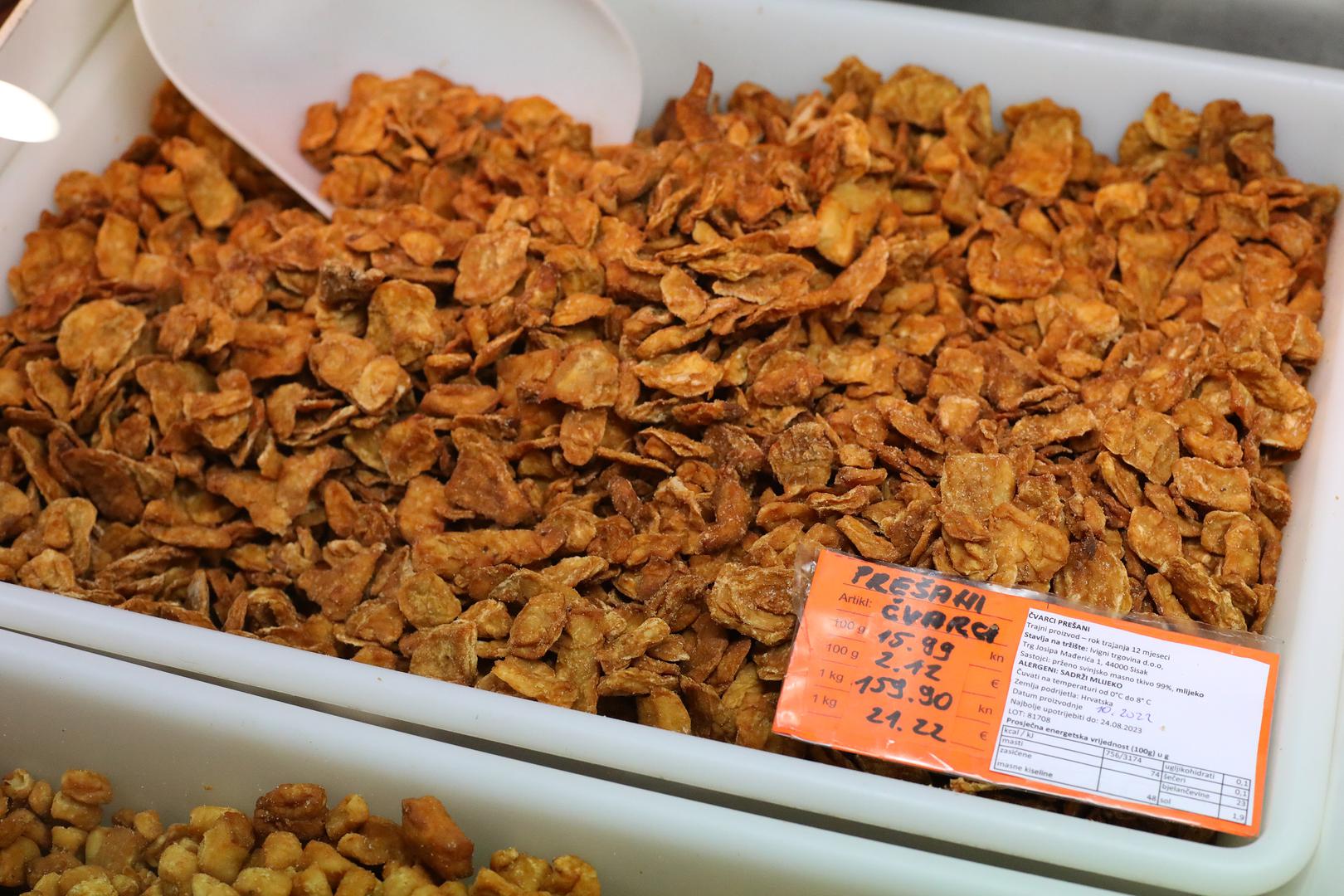 Iz arhive smo iskopali fotografije s cijenama iz 2022. Onomad je na karlovačkoj tržnici, i to početkom prosinca, kilogram koštao 160 kuna, što je malo više od 21 euro