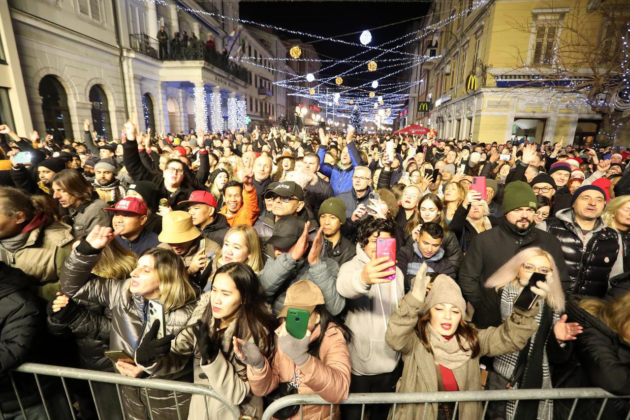 Rijeka: Doček Nove godine na Korzu uz Let 3 i Nenu Belana