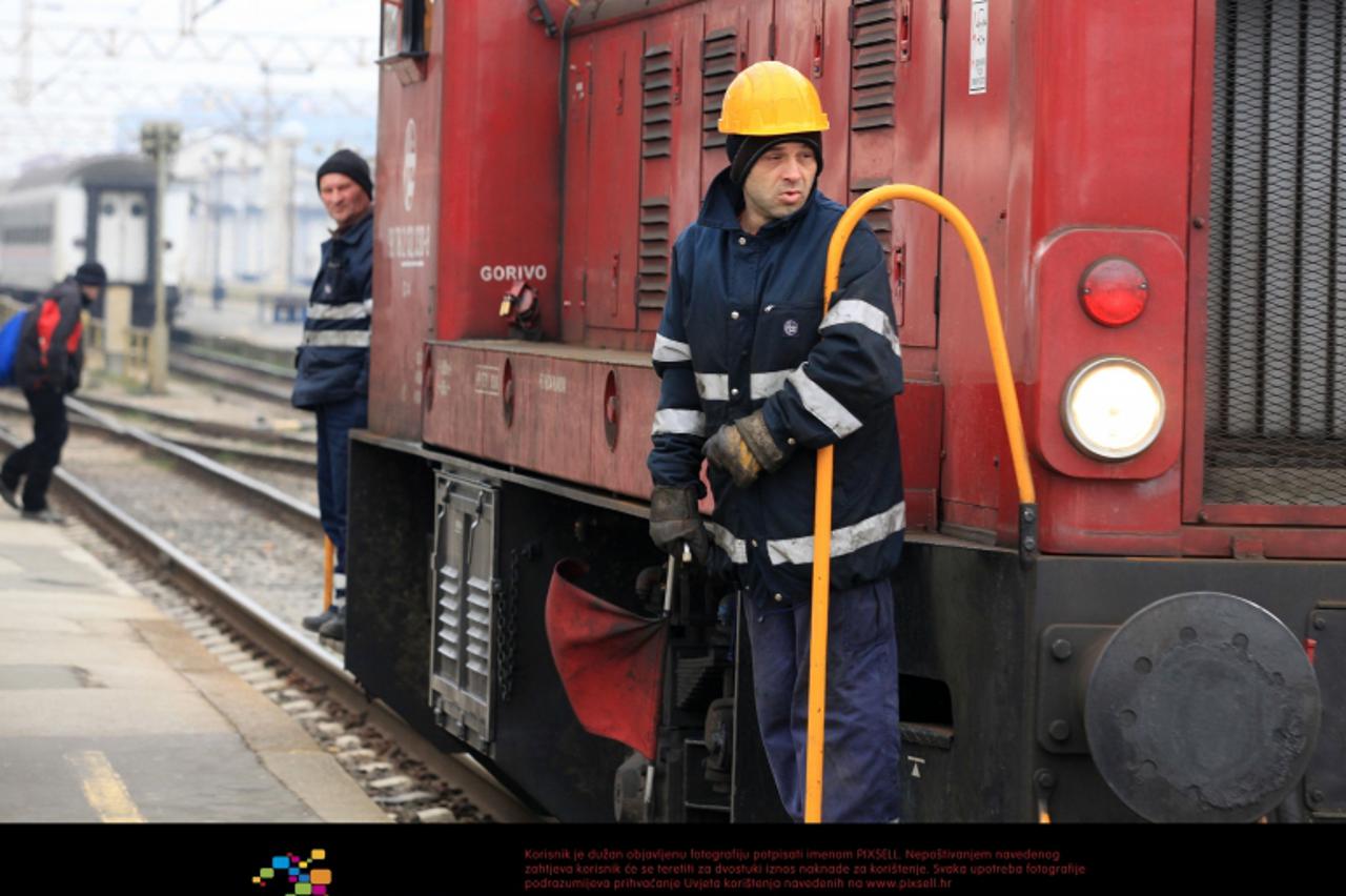 \'02.03.2011., Glavni kolodvor, Zagreb - U HZ-u su danas na konferenciji za tisak najavili prodaju mjesecnih karata za prigradski prijevoz koje vrijede samo za vlak. Odluku su donijeli zbog problema s