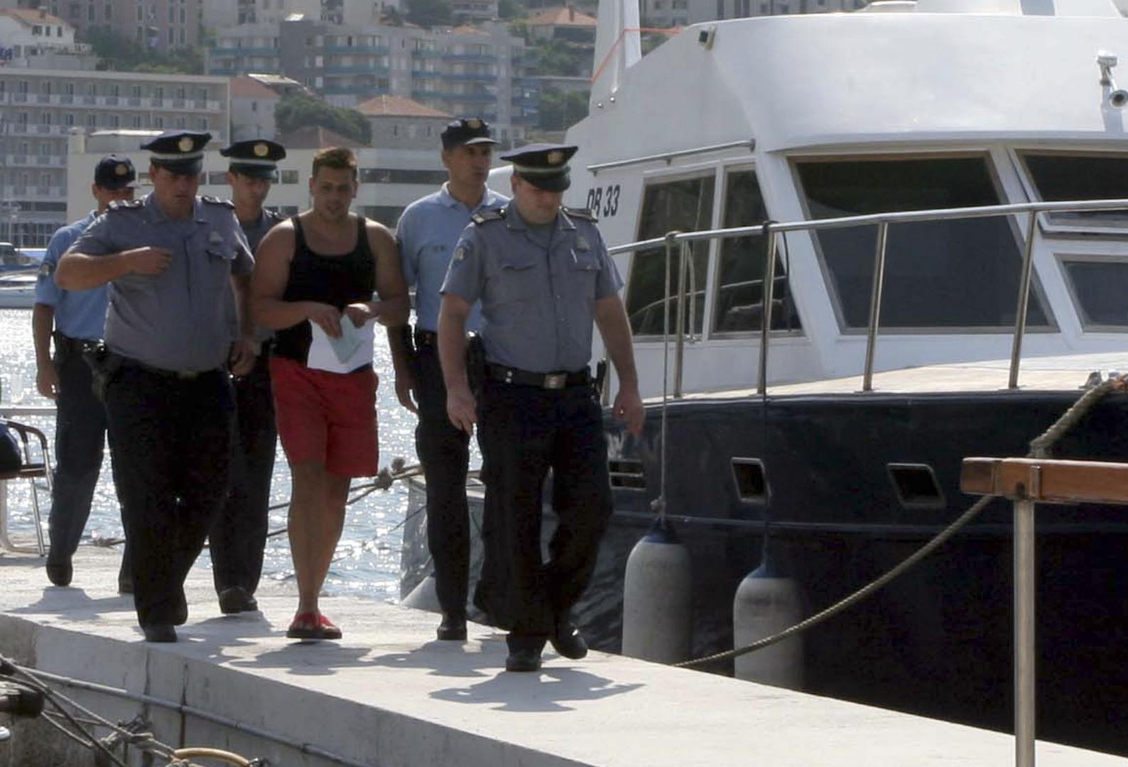 Maro Kljunak - Sin bivšeg dubrovačkog dogradonačelnika i saborskog zastupnika (sada pokojnog) Srećka Kljunka, prijavljivan je zbog pucnjave, nasilja i divljanja