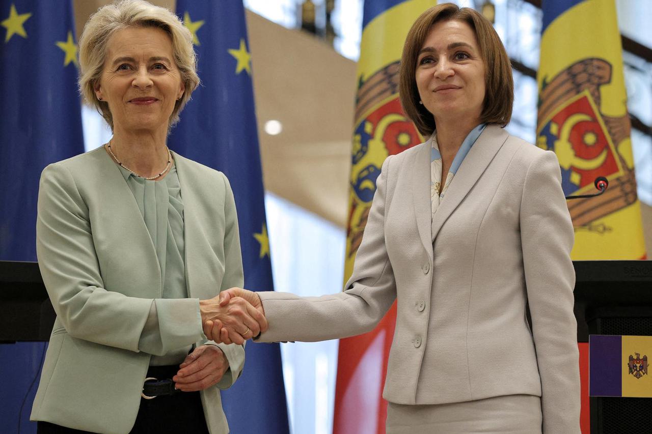 FILE PHOTO: Moldovan President Maia Sandu meets with European Commission president Ursula von der Leyen in Chisinau