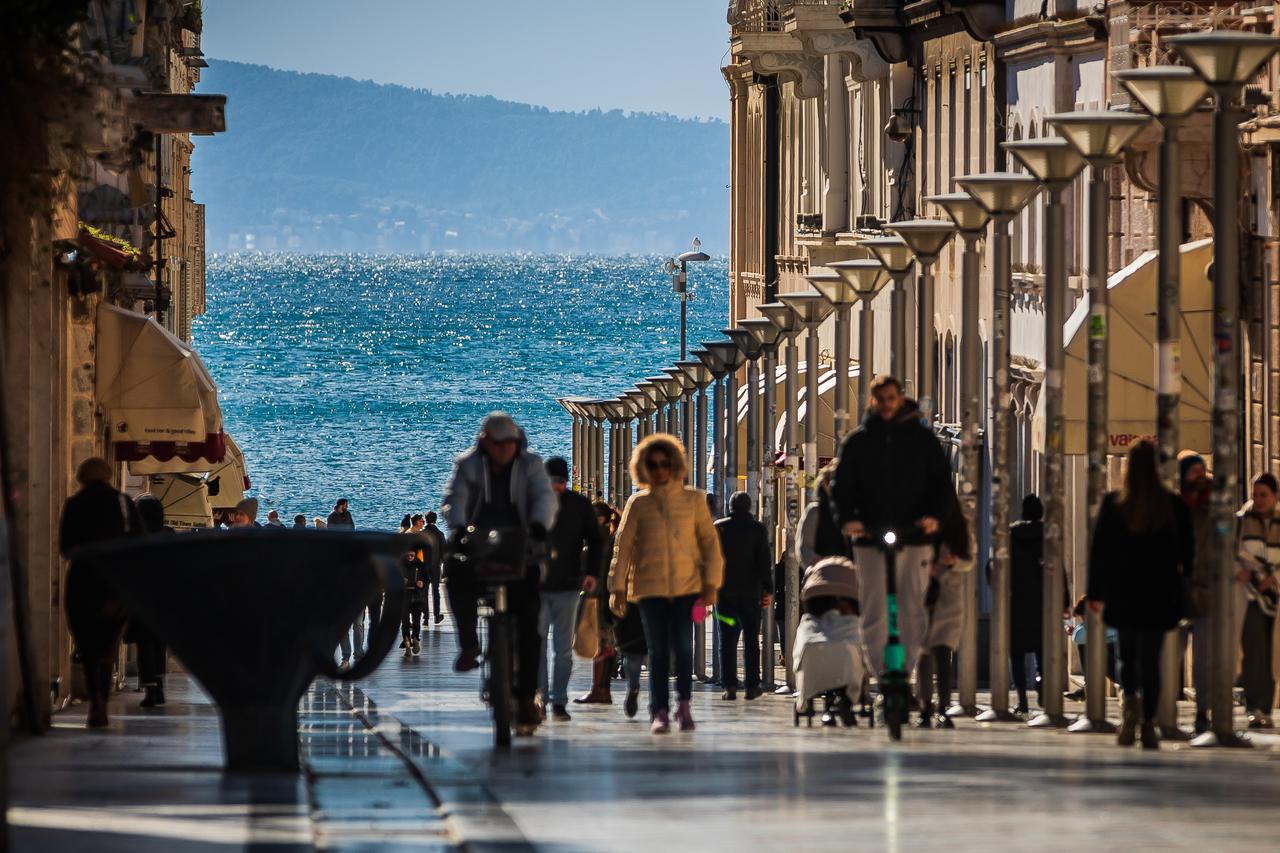 Zimski sunčani dan u centru Splita