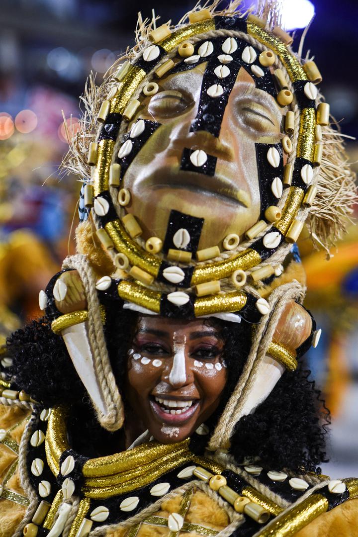 Posjetitelji hrle na poznate blokose poput Banda de Ipanema, Cordão do Bola Preta i Simpatia é Quase Amor zbog njihove zabavne, visokoenergetske atmosfere. 