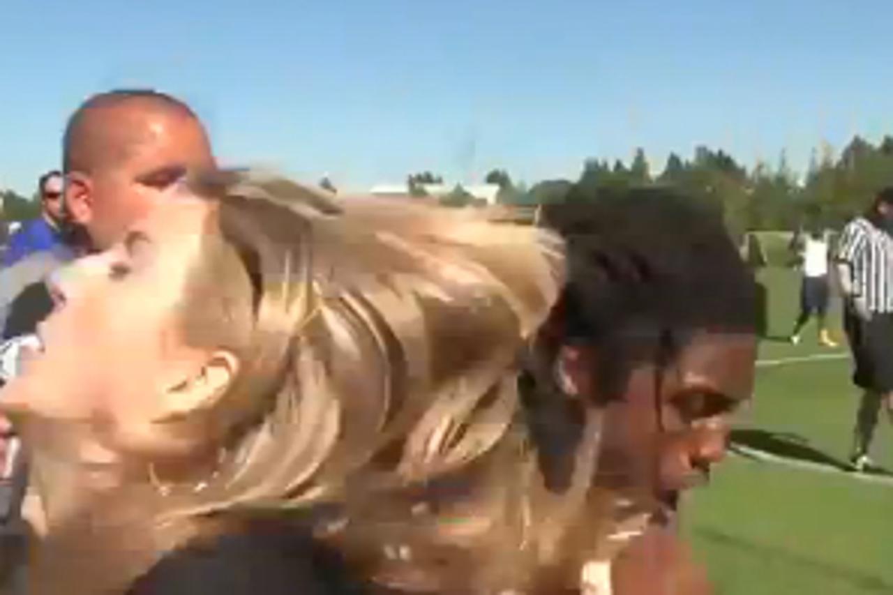 Novinarka američki nogomet