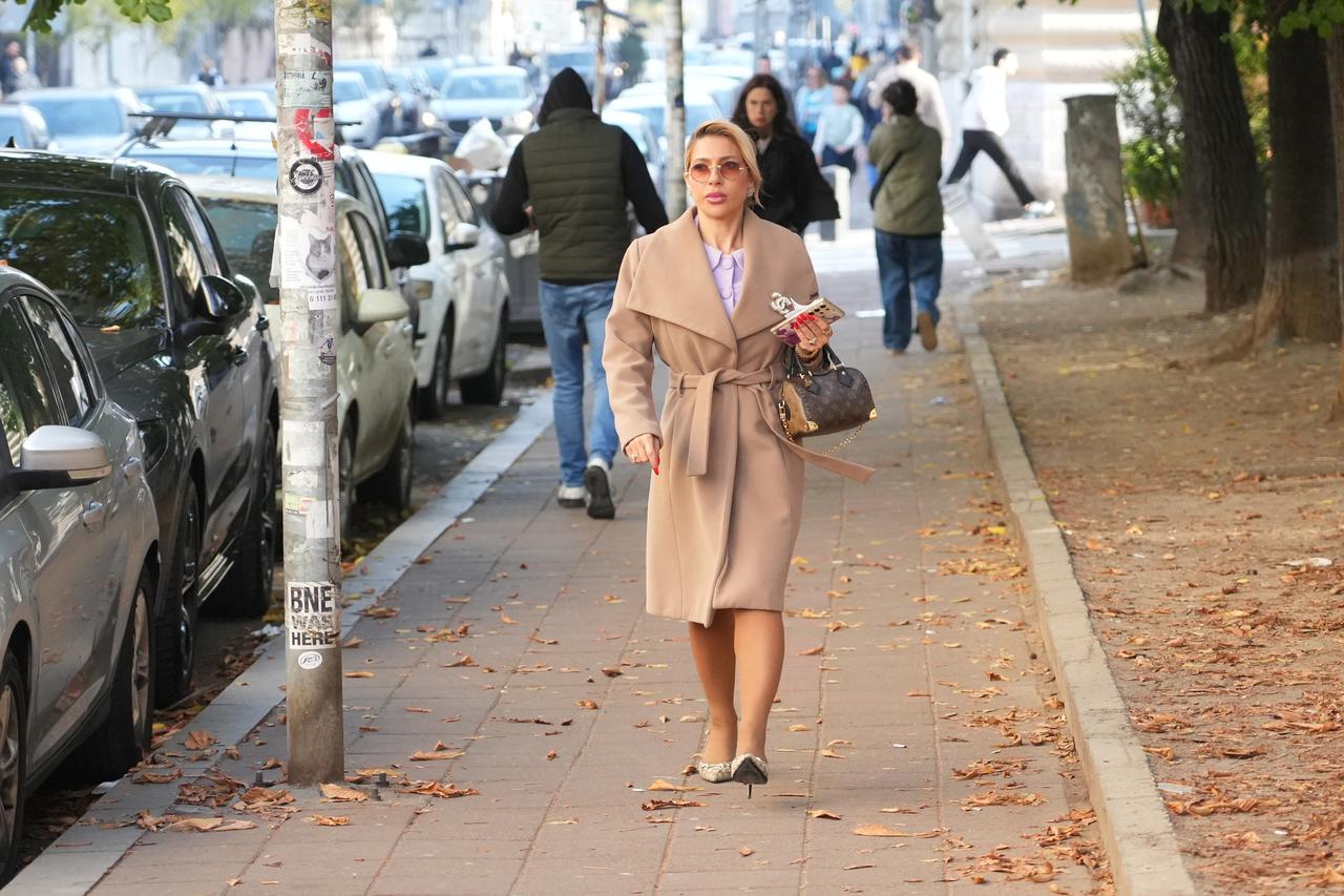Beograd: Voditeljica Jovana Jeremić glasala na izvanrednim parlamentarnim izborima