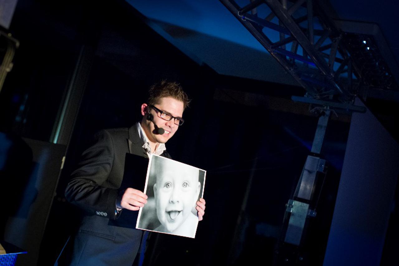 Satiričko - iluzionistički show Luke Vidovića