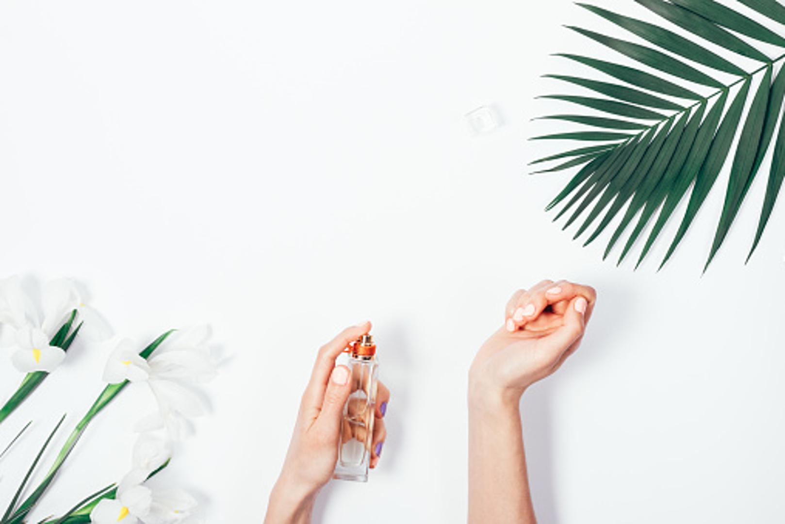 Ne tuširate se svaki dan - Nekada ste zaista jako umorni i lijeni za otići pod tuš? Niste jedini ako ste samo ujutro prije posla nabacili malo parfema i dezodoransa na pazuhe kako biste prikrili eventualne tragove znoja. Ipak, nije to nimalo dobra ideja. Jednostavnije je - otuširati se. 