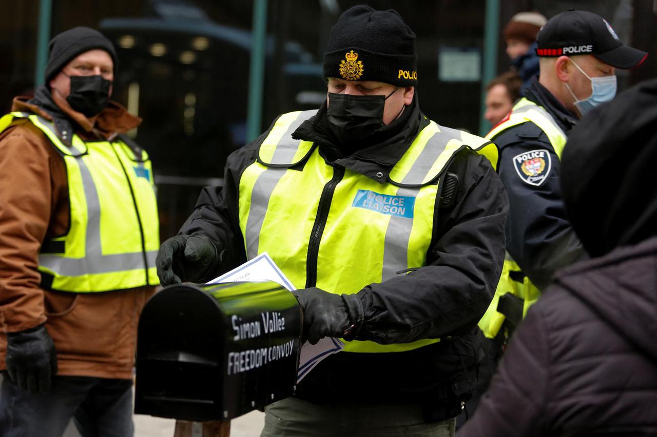 Truckers and their supporters continue to protest COVID-19 vaccine mandates in Ottawa