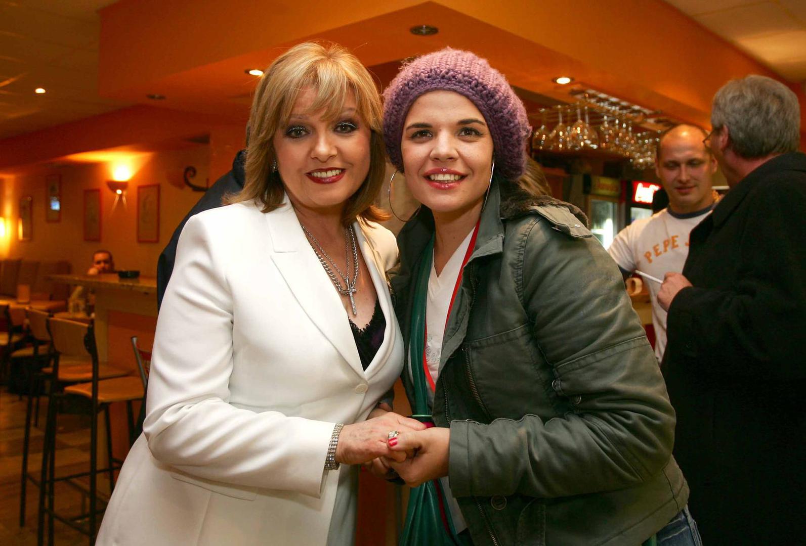  Gošća na koncertu mu je bila naša pjevačica Jasna Zlokić. 