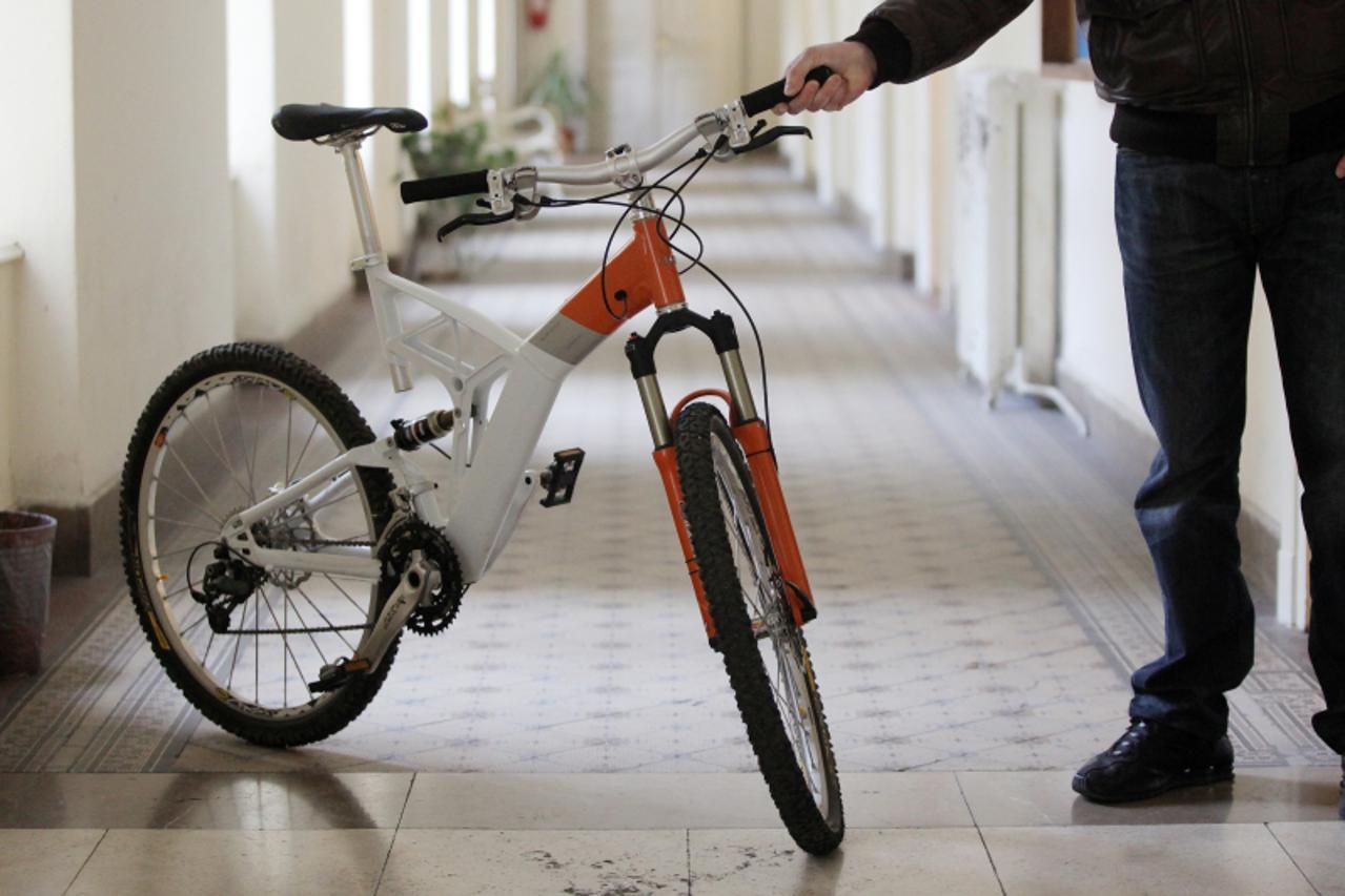'07.01.2010., Zadar - Bicikl marke Audi vrijedan oko 50,000 kuna pronadjen je kod maloljetnika koji ga je ukrao iz skladista tvrtke \'Magnitudo\'. Photo: Filip Brala/Pixsell'