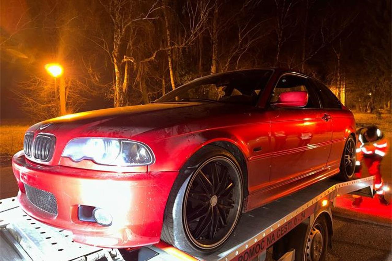 Osumnjičeni se izmjenjivali prilikom „driftanja“ pri čemu su palili gume