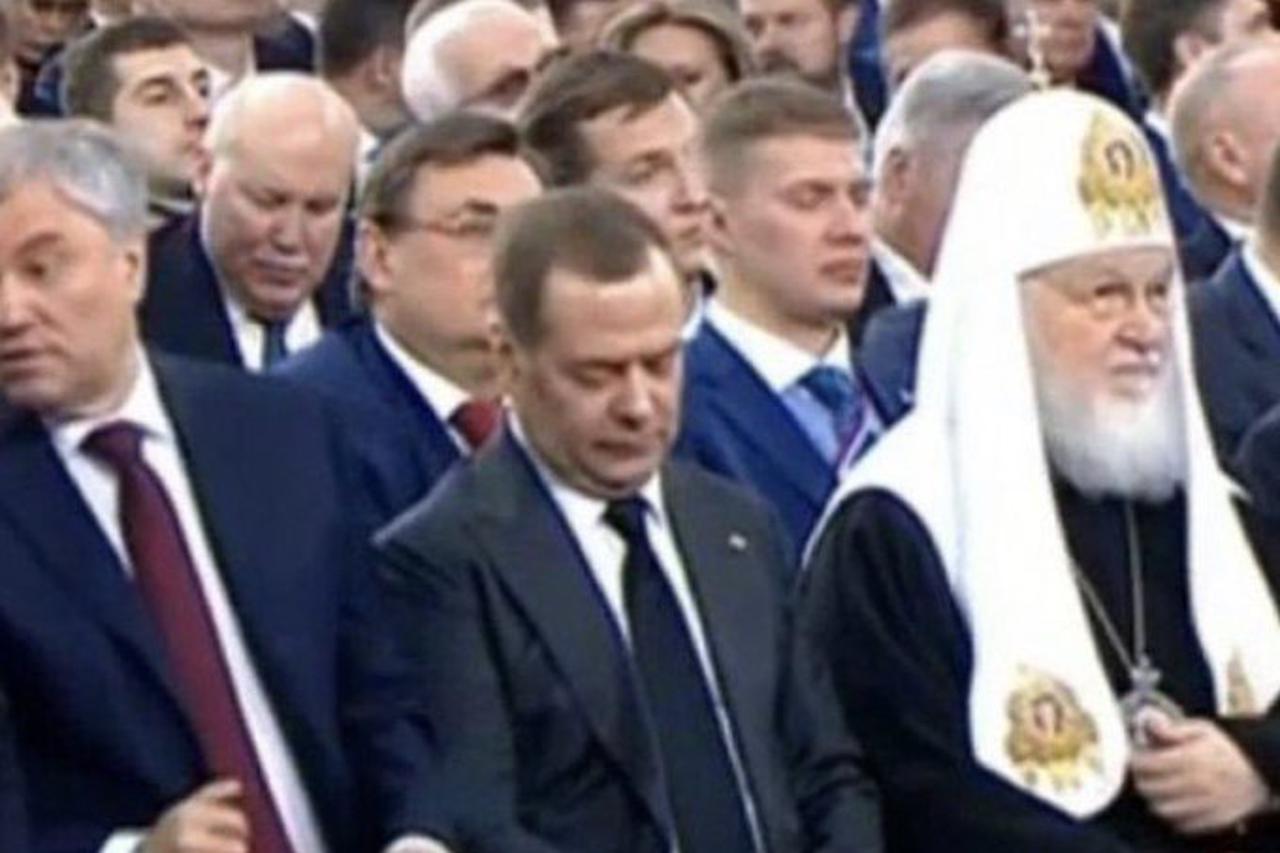 медведев спит с матвиенко фото