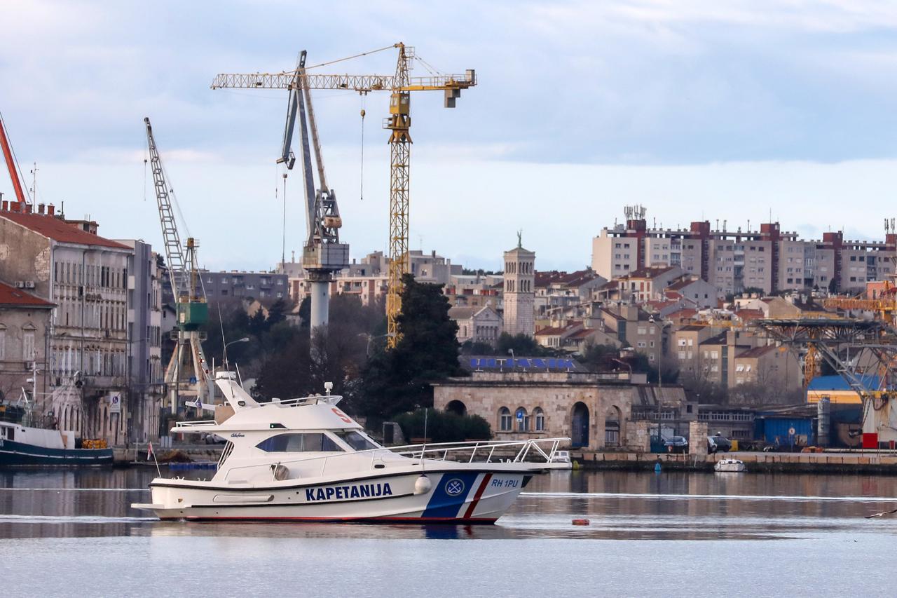 Mirno i djelomično oblačno jutro u Puli