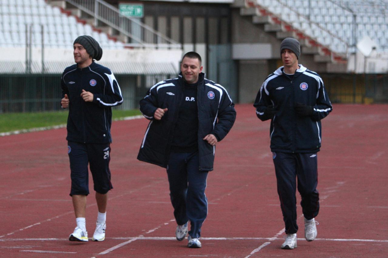 '15.01.2010., Split - Dario Jertec i Marijan Buljat, nogometasi Hajduka, na jutarnjem treningu na Poljudu. S njima je bio i kondicijski trener Duje Poljak.  Photo: Ivo Cagalj/PIXSELL'