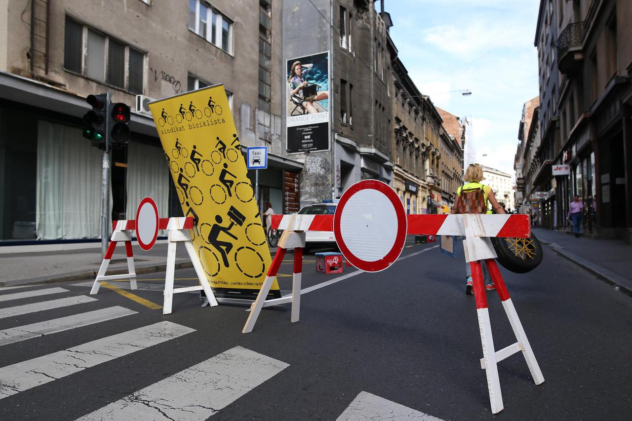 Zagreb: Biciklisti i pješaci zauzeli Masarykovu ulicu