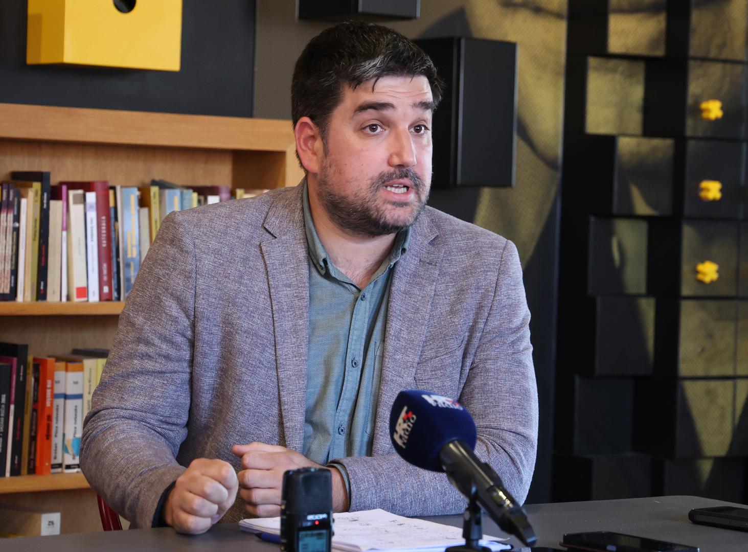 U suradnji s udrugama i stručnjacima pripremljeni su i sadržaji za djecu s teškoćama u razvoju, uključujući programe za djecu s autizmom, cerebralnom paralizom te radionice koje tematiziraju svijet slijepih i slabovidnih osoba. Ukupni proračun Festivala iznosi oko 430 tisuća eura, a od ove godine MDF uvodi i novu simboličnu gestu. "Svako dijete rođeno između 12. i 27. lipnja dobit će poklon paket Festivala kako bi od najranije dobi bilo uključeno u duh MDF-a", rekao je Bilić