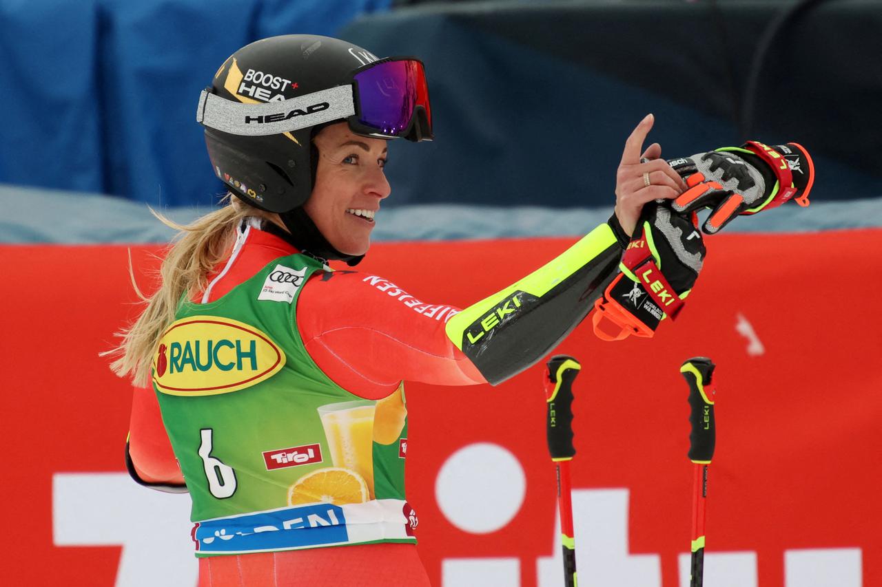 FILE PHOTO: FIS Alpine Ski World Cup - Women's Giant Slalom
