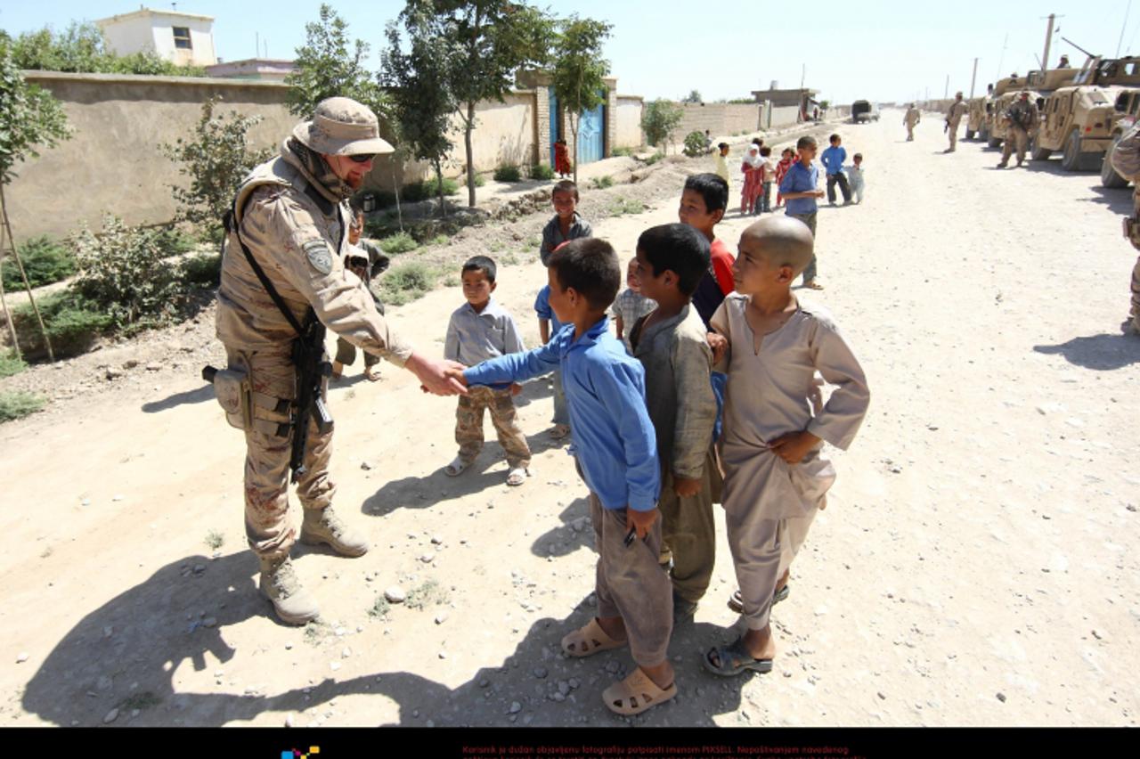 '18.06.2009., Kabul, Afganistan - Patrola s Hrvatskim vojnicima, vojnim policajcima na njihovoj redovnoj patroli po brdima i selima oko Kabula. Photo: Zeljko Lukunic/24sata'