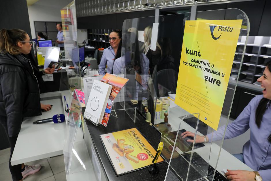 Poštanski ured, jedina mjenjačnica u kojoj danas možete promijeniti kune u eure