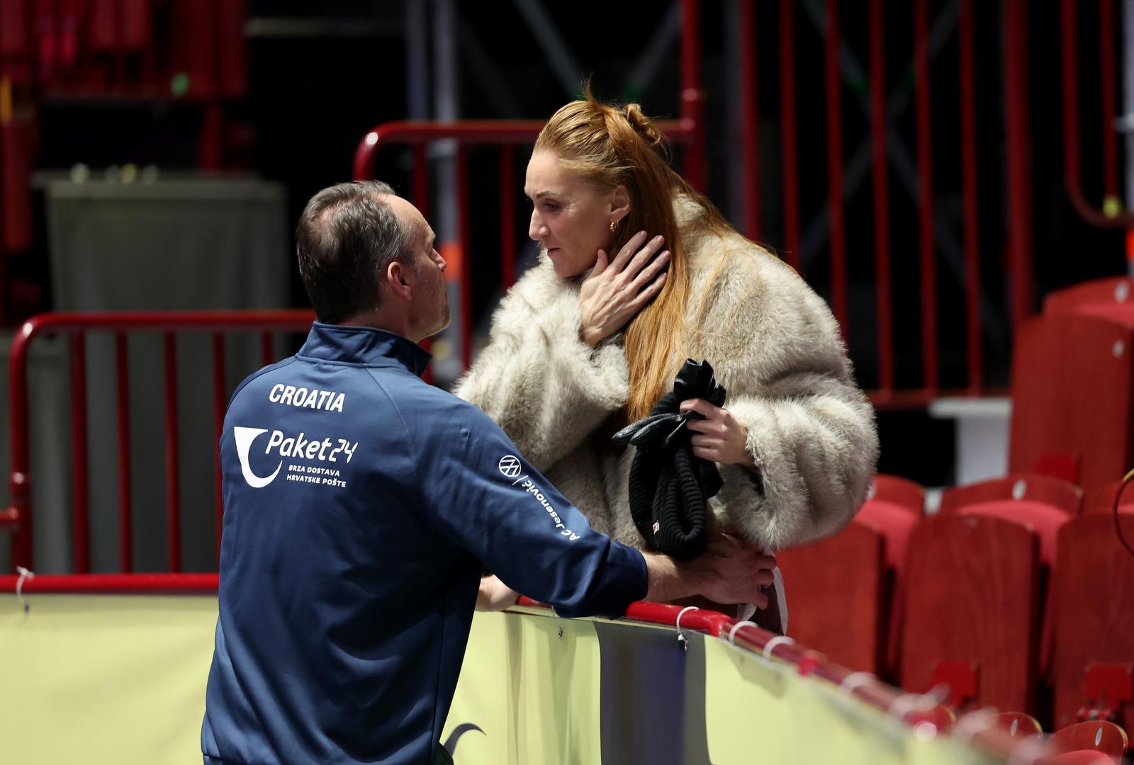 Prema istom izvoru, Sigurdsson i Þorsteinsdóttir nedavno su započeli romantičnu vezu, a ovo je ujedno i njihov prvi istup u javnosti.