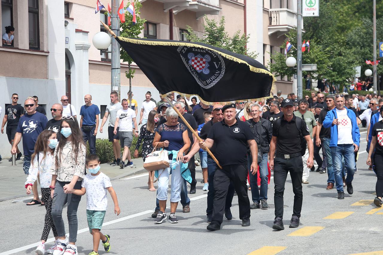Knin: Policija propustila pripadnike HOS-a nakon protokolarnog djela obljetnice Oluje