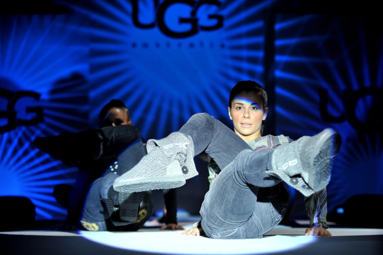 'scena 29.09.2009.,Zagreb, Dom HDLU, Trg \\u009Ertava fasizma bb - Modna revija UGG cipela. Photo: Antonio Bronic/VLM'