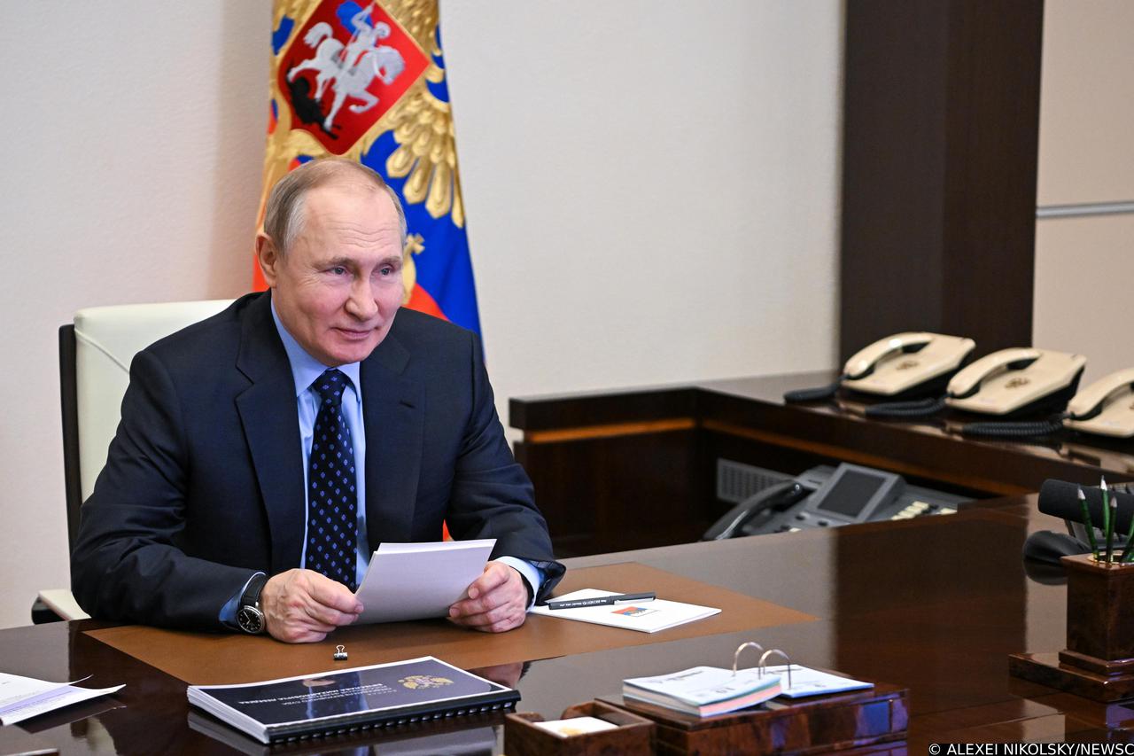 President Putin on video conference call with Russian court judges