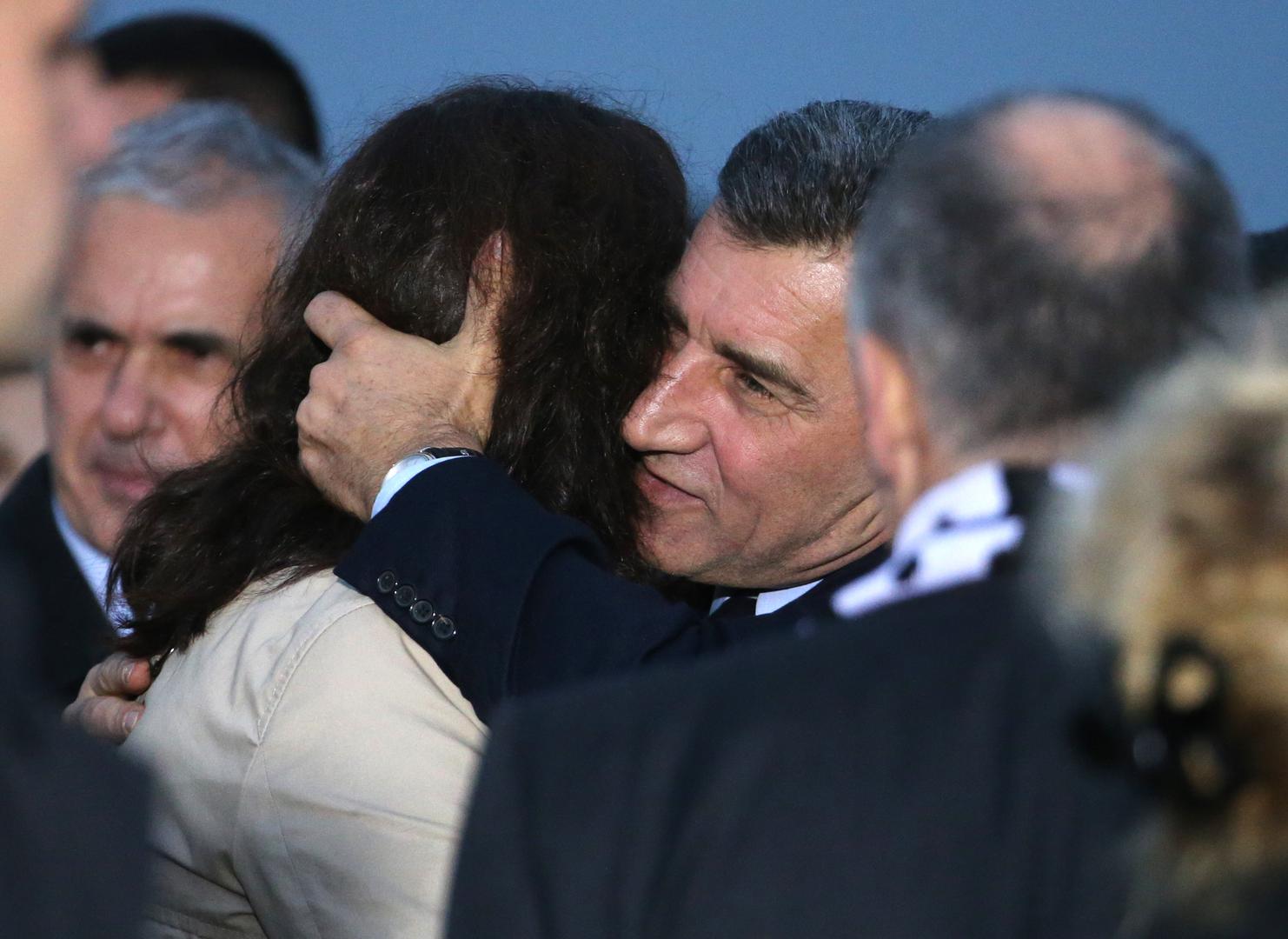 Uz poslovne aktivnosti, Gotovina se zanima za slikarstvo. Slikanjem se bavio i tijekom boravka u pritvoru u Haagu, a taj je interes zadržao i nakon povratka u Hrvatsku.
