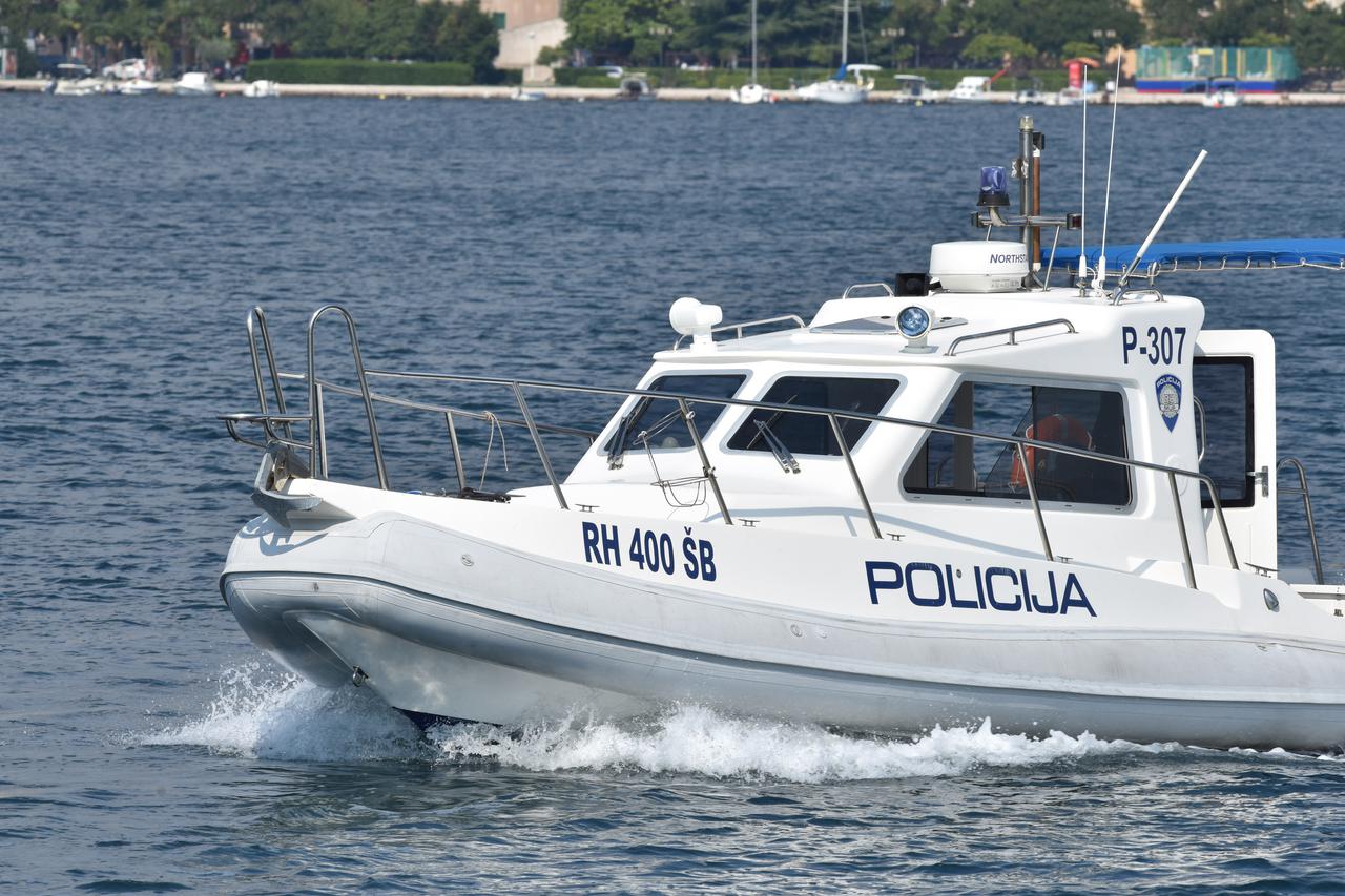 policija