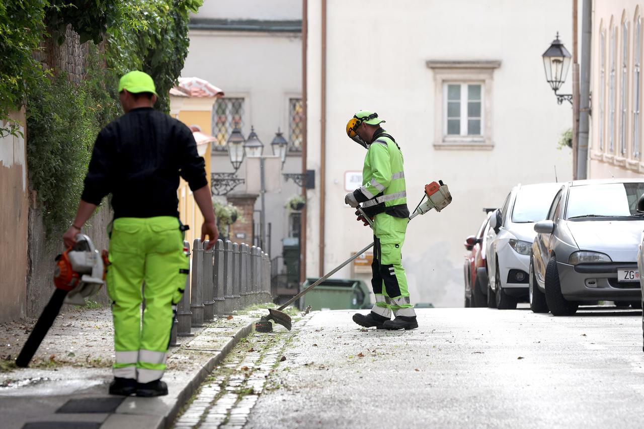 Zagreb: Radnici Zrinjevca ozbiljnog posla imaju i na ulicama Gornjeg grada