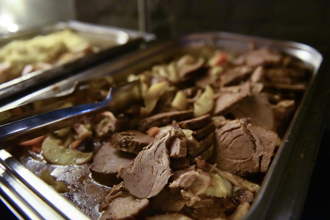 Zagreb: "Ničija svadba" u Rougemarinu