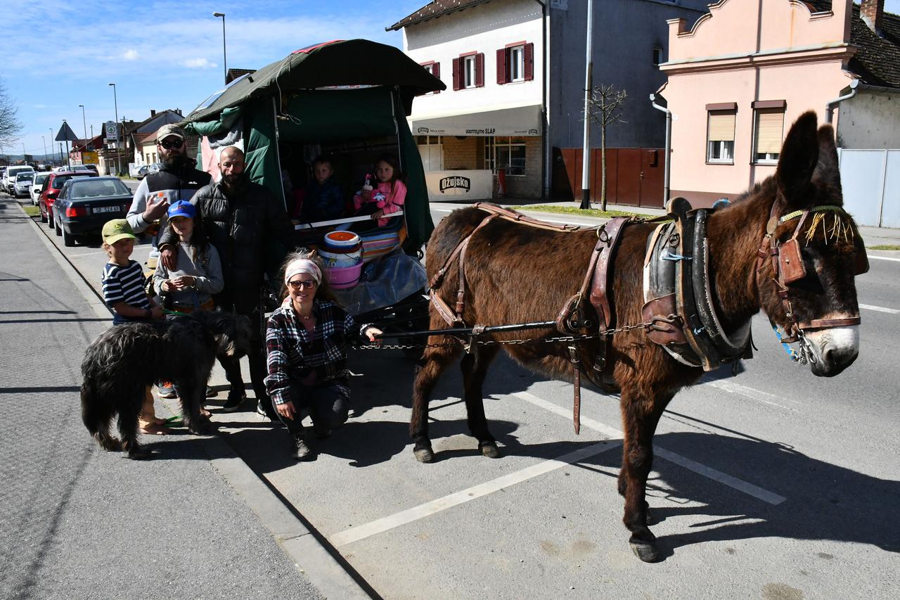 Pleternica: Obitelj s četvero djece već dvije godine putuje iz Francuske u Palestinu