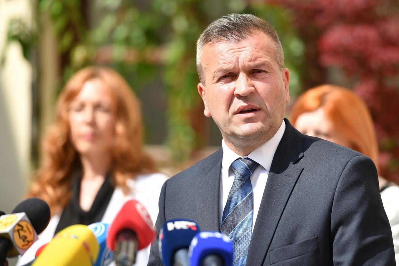 Varaždin: Čačić predao vlast HDZ-ovom Stričaku