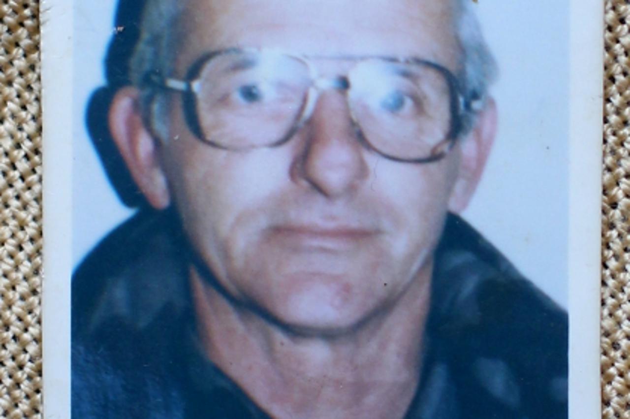 '14.04.2013., Novska - Jagica Kuharic, supruga poginulog branitelja u akciji Bljesak Frica Kuharica.   PRESNIMKA FOTOGRAFRIJE.  Photo: Boris Scitar/VLM/PIXSELL'