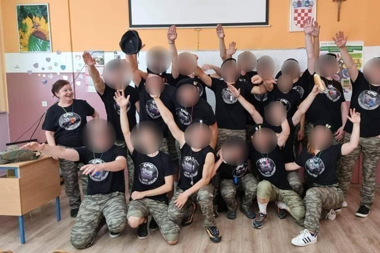 Slavonski Brod: Učenici s majicama 'Za norijadu spremni'