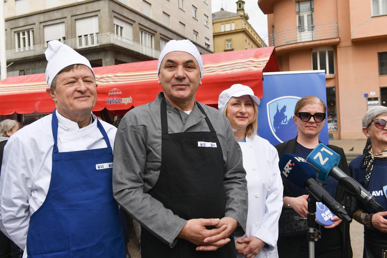 Zagreb: Ivica Lovrić sa suradnicima iz stranke Plavi grad dijelio građanima porcije bakalara