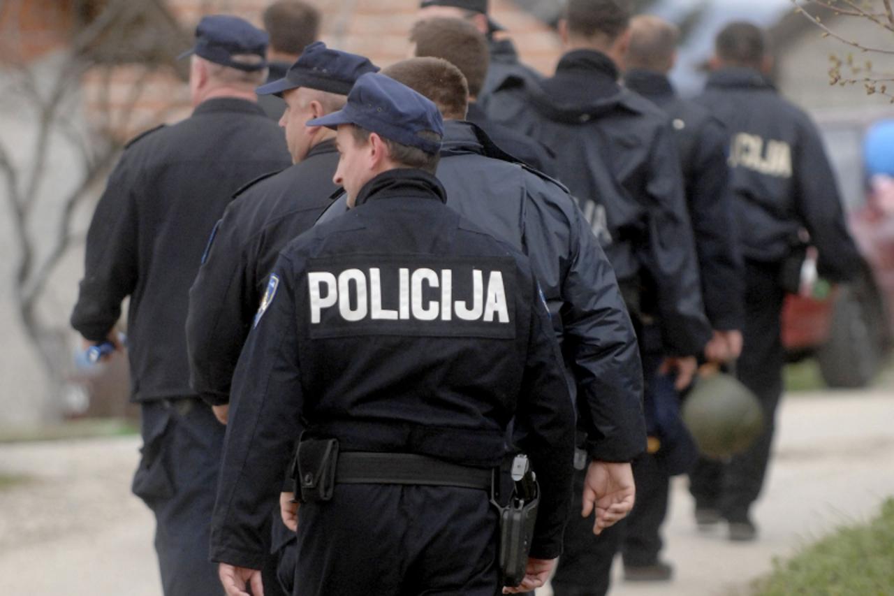 'prv . .zgb. . .22.04..2008.  policija snimio:boris scitar/vecernji list'