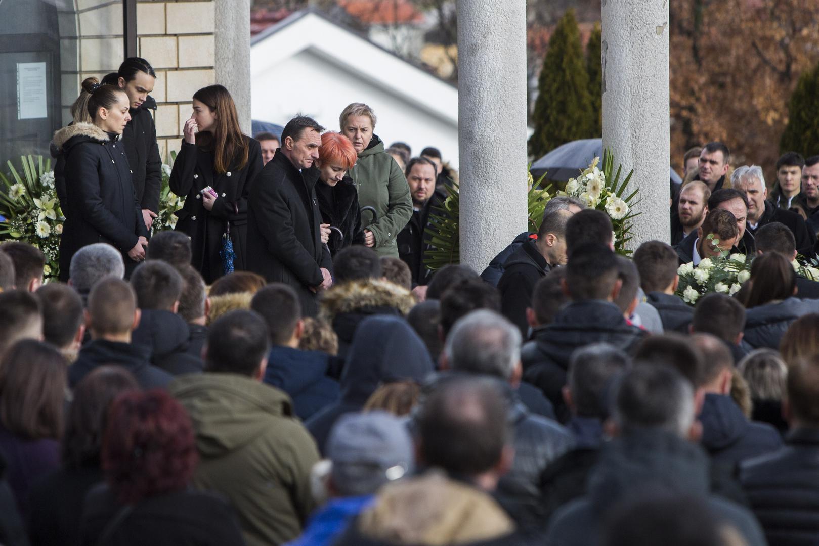01.01.2020., Posusje - Posljednji ispracaj Mirele Rezo na groblju Martica Kriz. Mirela Rezo, jedna od osam tragicno preminulih osoba u novogodisnjoj tragediji. Photo: Denis Kapetanovic/PIXSELL