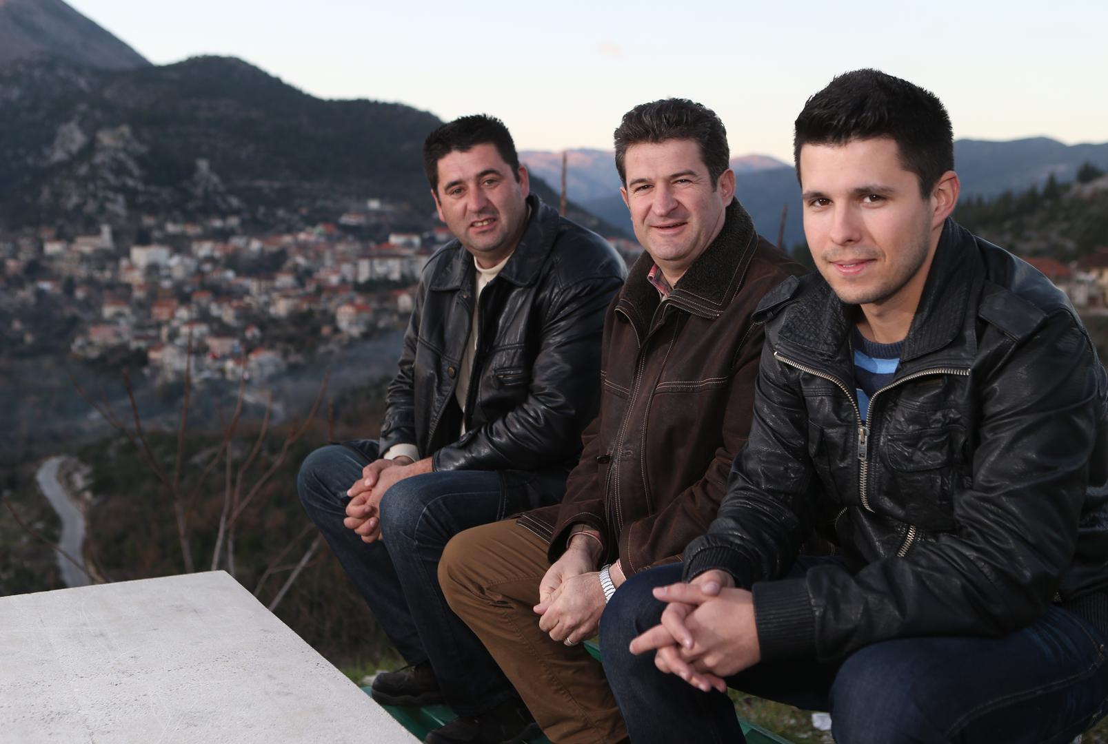 Ivan Šarić (u sredini) i gradonačelnik Vrgorca Ante Pranić (desno)