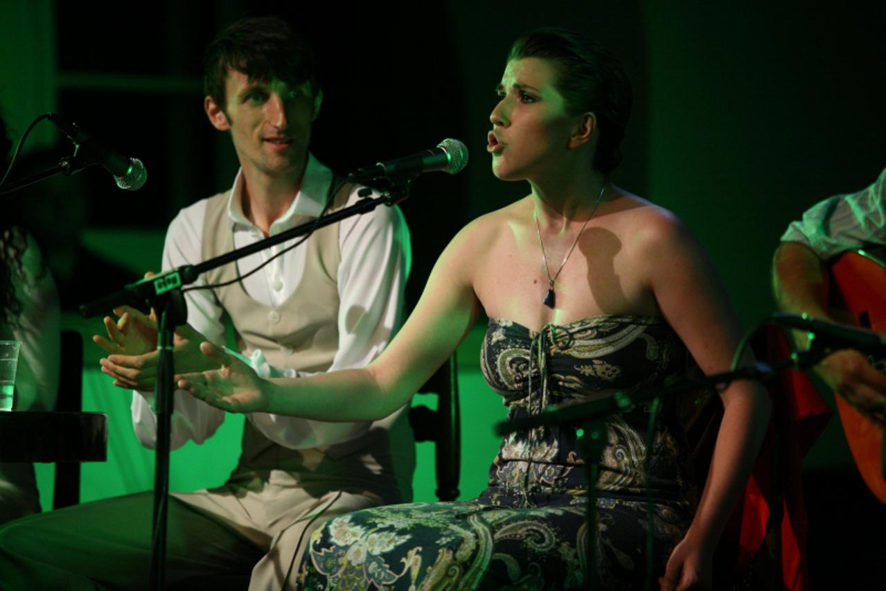 'flamenco04_nnn_gra_190713'