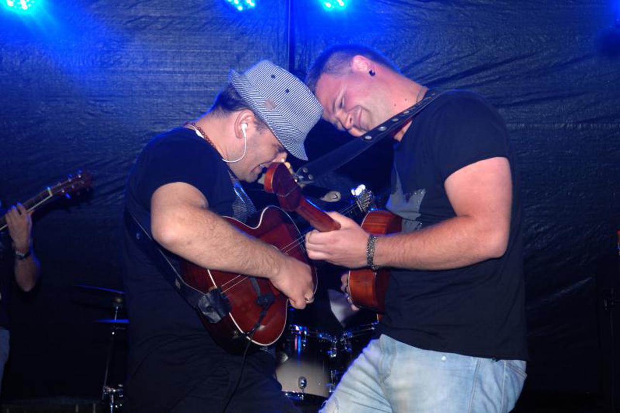 Bosutski bećari rasplesali Ivansku