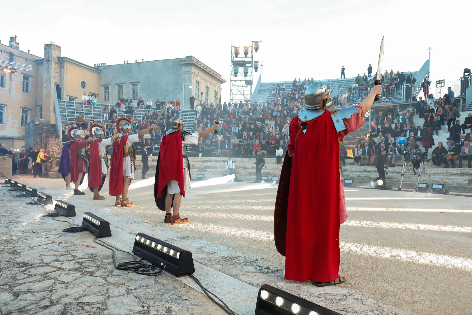 05.05.2023..,Pula -Svečano otvoreno Malo rimsko kazaliste, jedan je to od najvecih projekata u kulturi u posljednjih dvadesetak godina vrijednog vise od tri milijuna eura. Svecanost otvorenja pratio je glazbeno-scenski program u reziji Kresimira Dolencica i Aleksandra Svabica. Riječ je o projektu koji je sufinanciralo Ministarstvo kulture i medija s 1,6 milijuna eura, 1,1 milijuna eura osigurano je kroz fondove Europske unije (SAFU odnosno MRRFEU), dok je ostatak sredstava osigurao Arheoloski muzej Istre. Photo: Srecko Niketic/PIXSELL