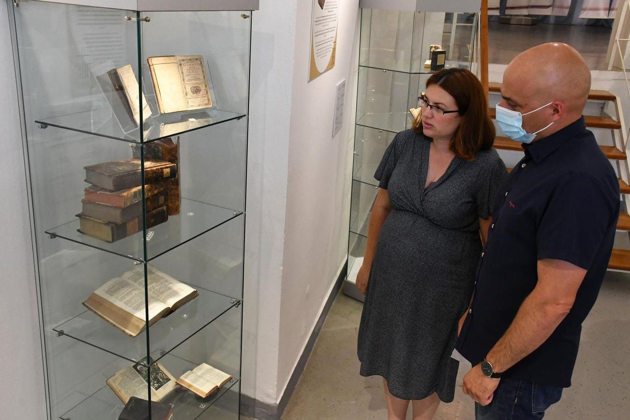 Požega: Otvorenje izložbe molitvenika "Kruh nebeski" u Gradskom muzeju