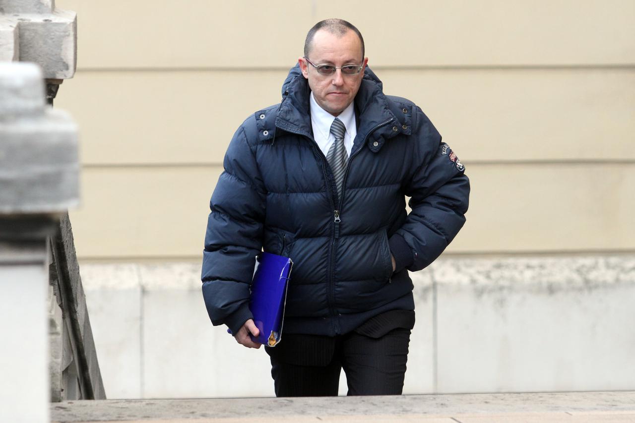 Sudac Robert Pešutić