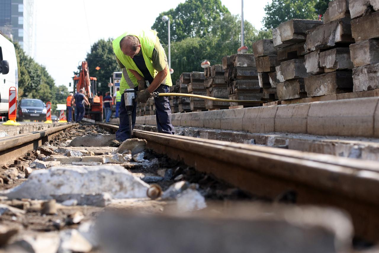 26.07.2014., Zagreb - Pocetak radova na istocnom kolosijeku tramvajske pruge na Savskoj cesti, od tramvajske stanice Zagrepcanka-istok do Koturaske ceste.  Photo: Luka Stanzl/PIXSELL