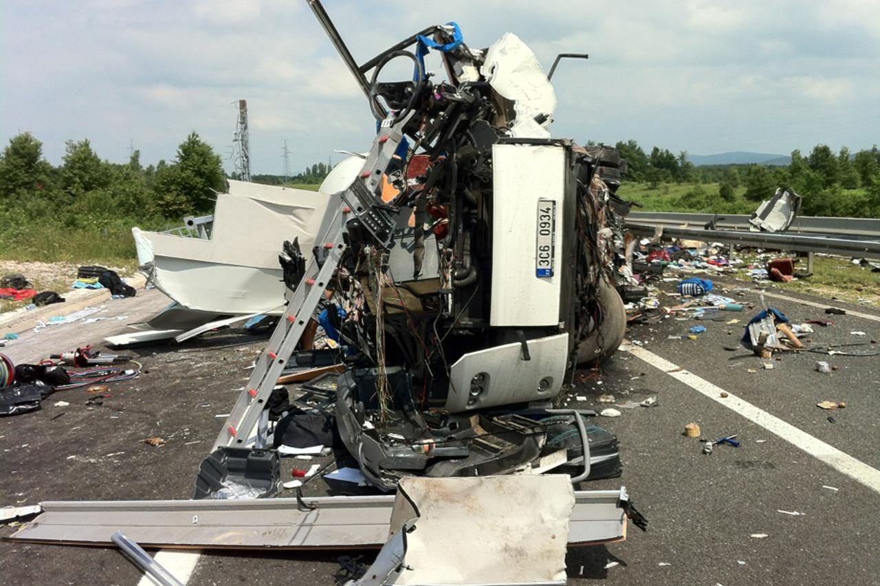 češki bus, nesreća (1)
