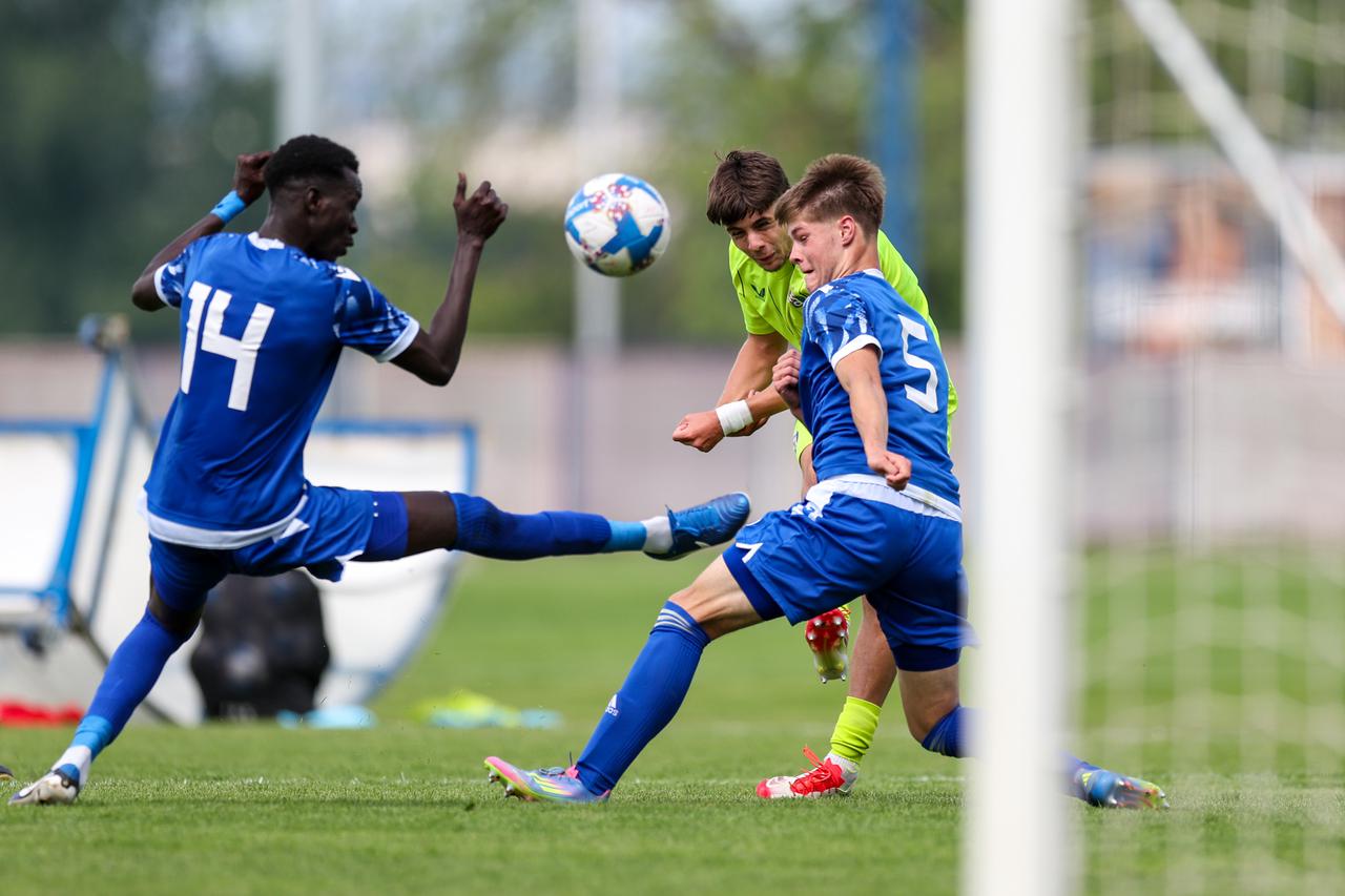 Zagreb: Prva Nogometna liga juniori, NK Lokomotiva - GNK Dinamo